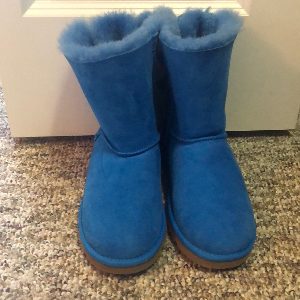 UGG Classic Short Bailey Bow